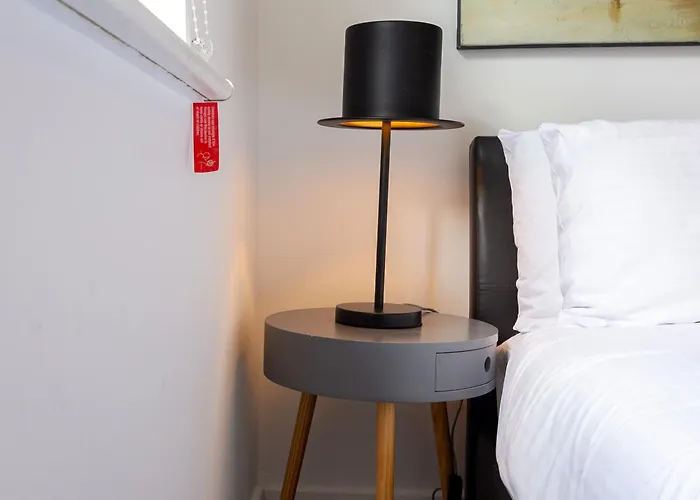 Chic 4 Bed By Brighton Station