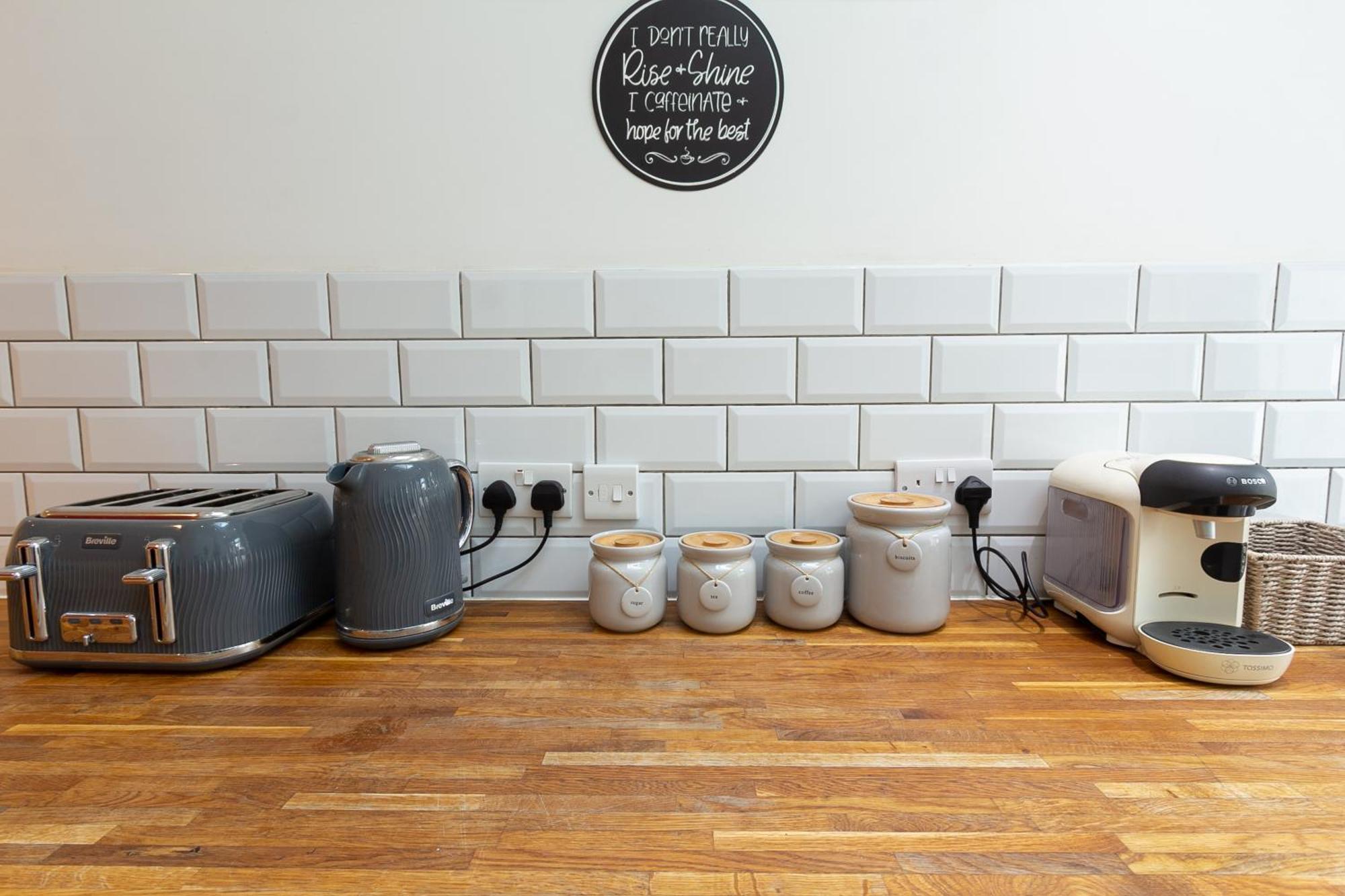 Chic 4 Bed By Station Apartment Brighton