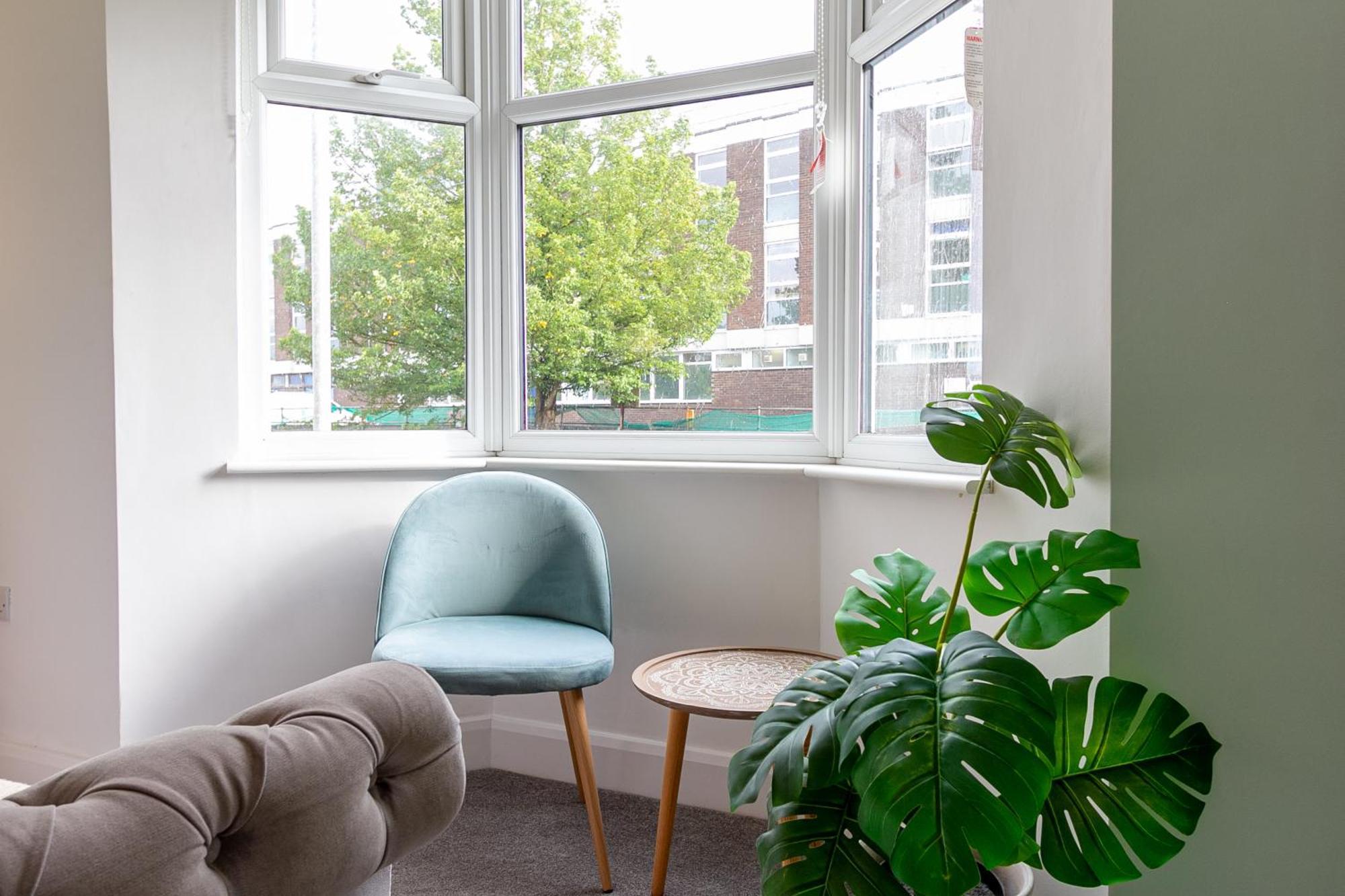 Chic 4 Bed By Station *