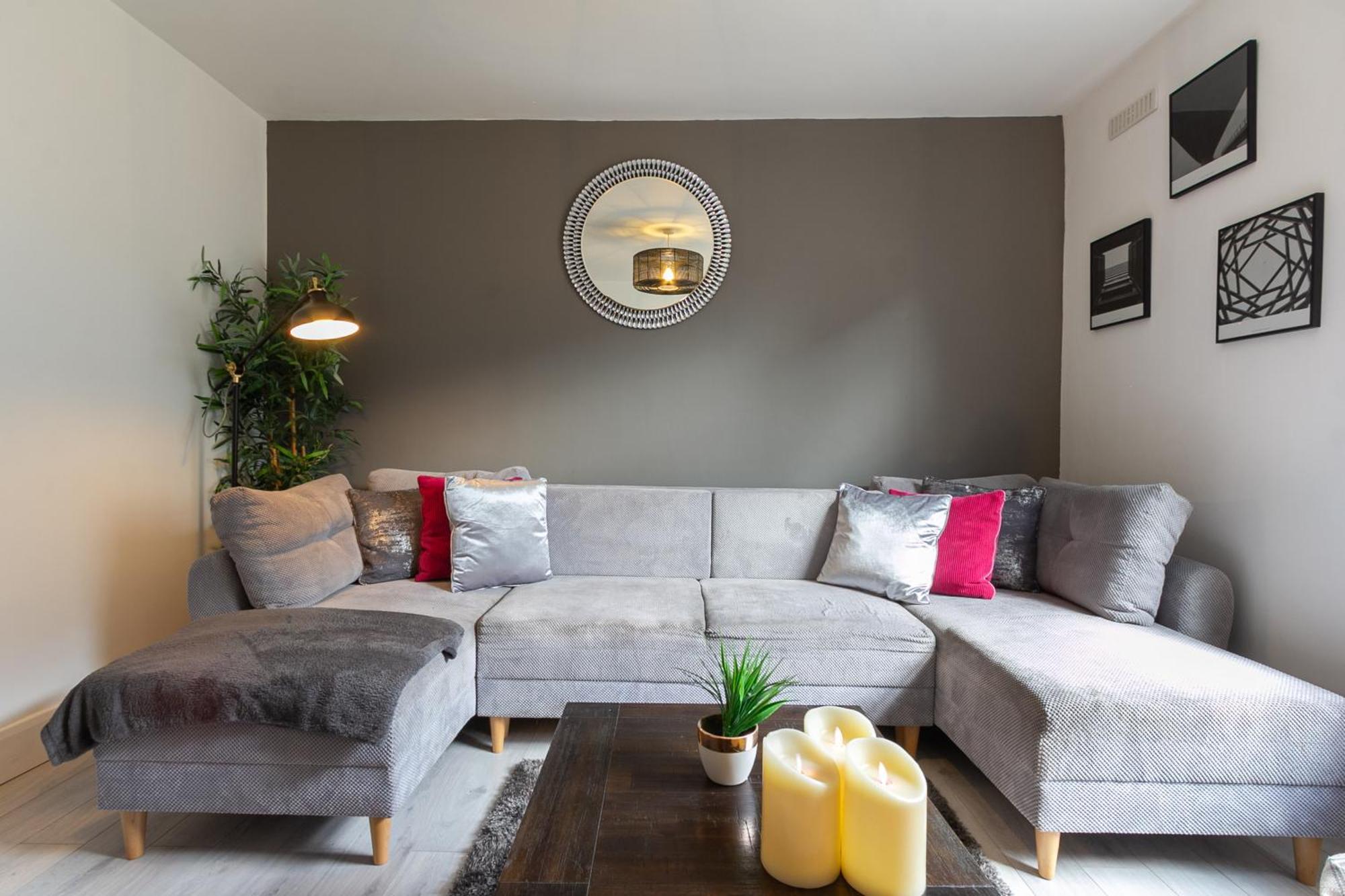 Chic 4 Bed By Station Brighton
