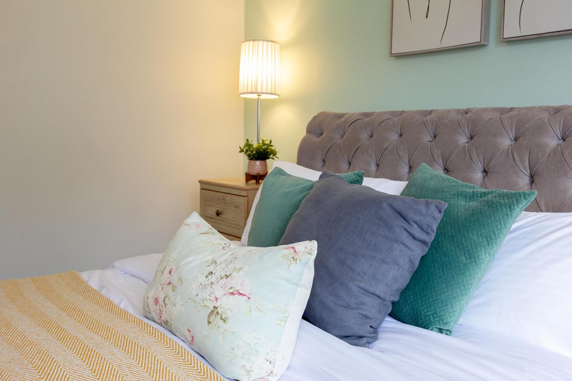 Chic 4 Bed By Station Brighton