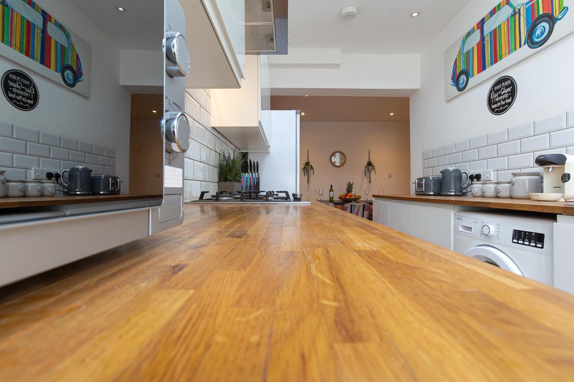 Chic 4 Bed By Station Brighton