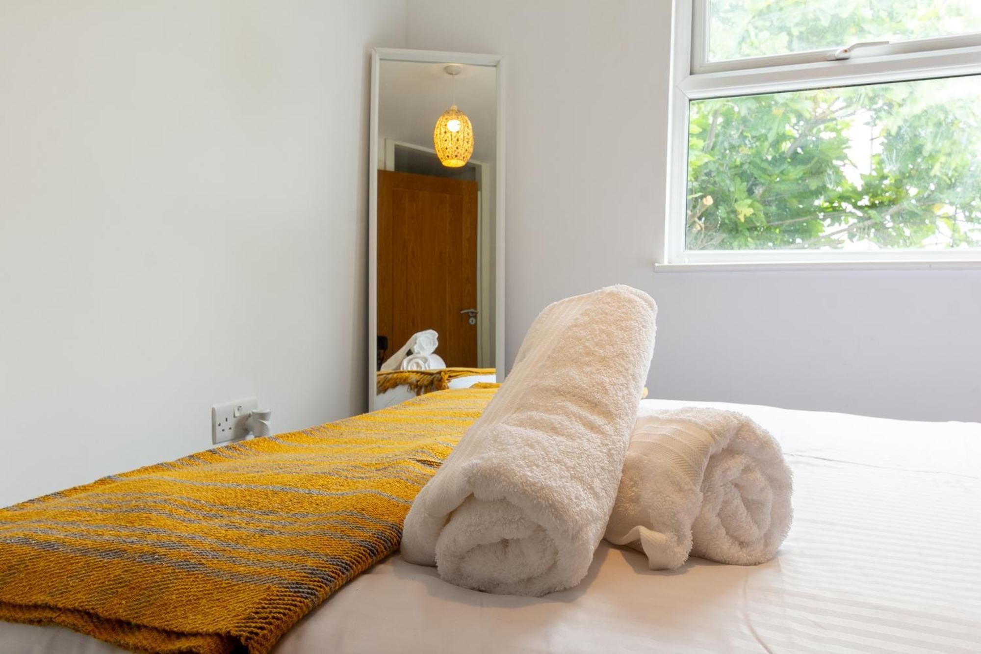 Chic 4 Bed By Station * Brighton