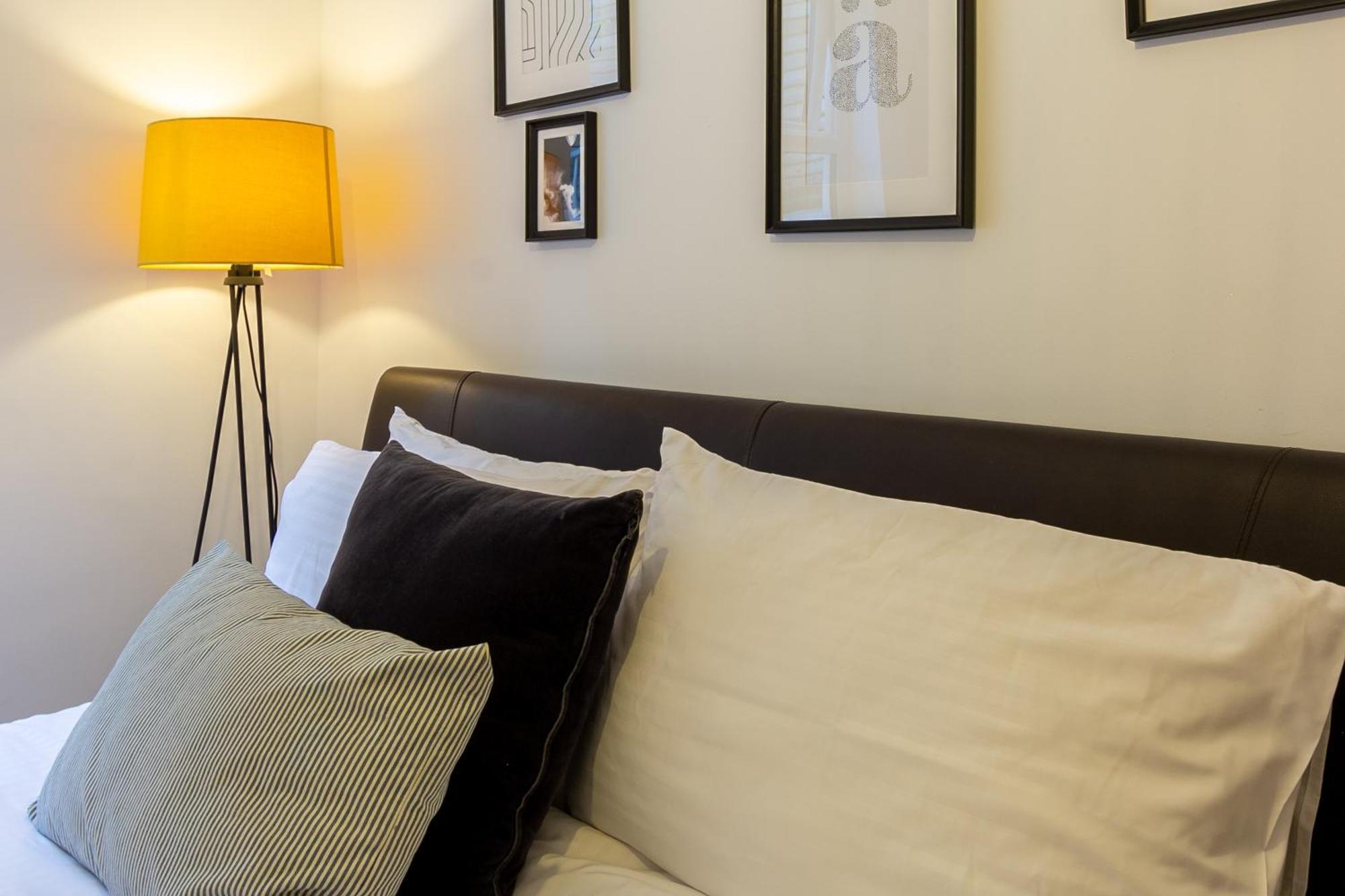 Chic 4 Bed By Station Brighton